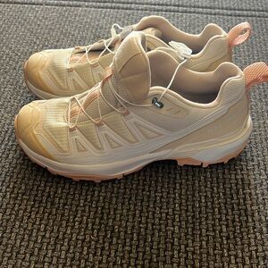 Salomon X ULTRA 360 EDGE in Natural Size 9